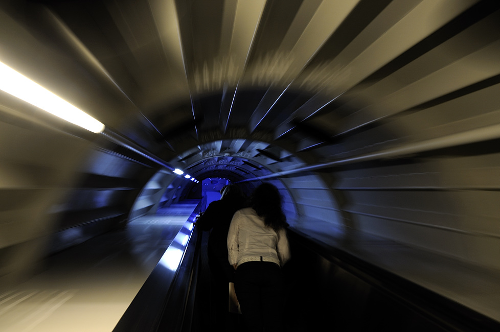 ar02.jpg - Rolltreppe im Atomium, Brüssel