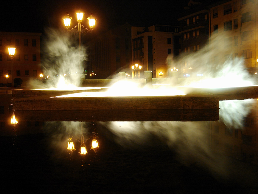 n017.jpg - Springbrunnen in Oviedo