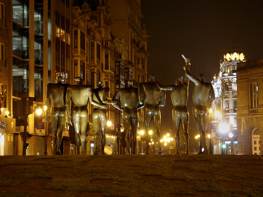 n023.jpg - Skulpturengruppe, Oviedo, Januar 2006